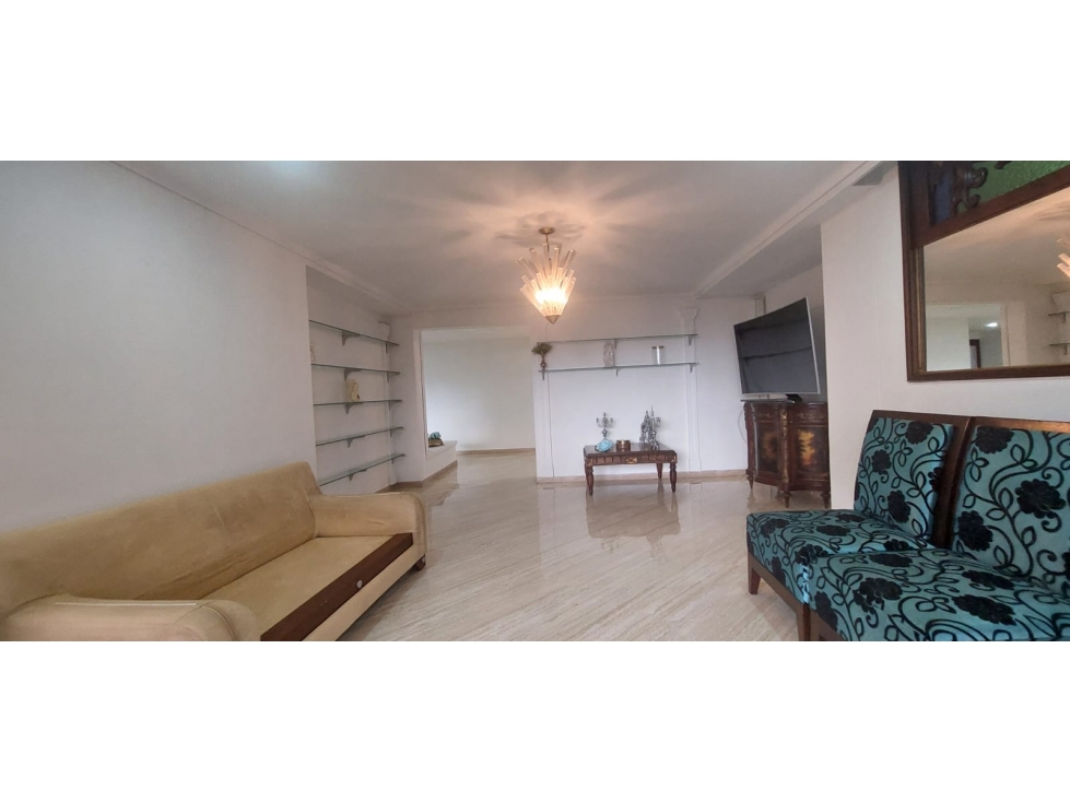 Amplio apartamento en La Trv Inferior, entre Los Balsos y El Campestre — foto 4