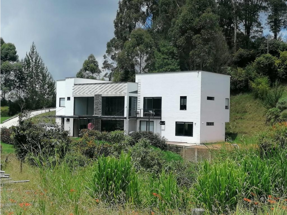 AMPLIA CASA PARA LA VENTA EN LAS PALMAS