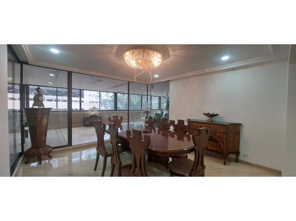 Amplio apartamento en La Trv Inferior, entre Los Balsos y El Campestre — foto 3
