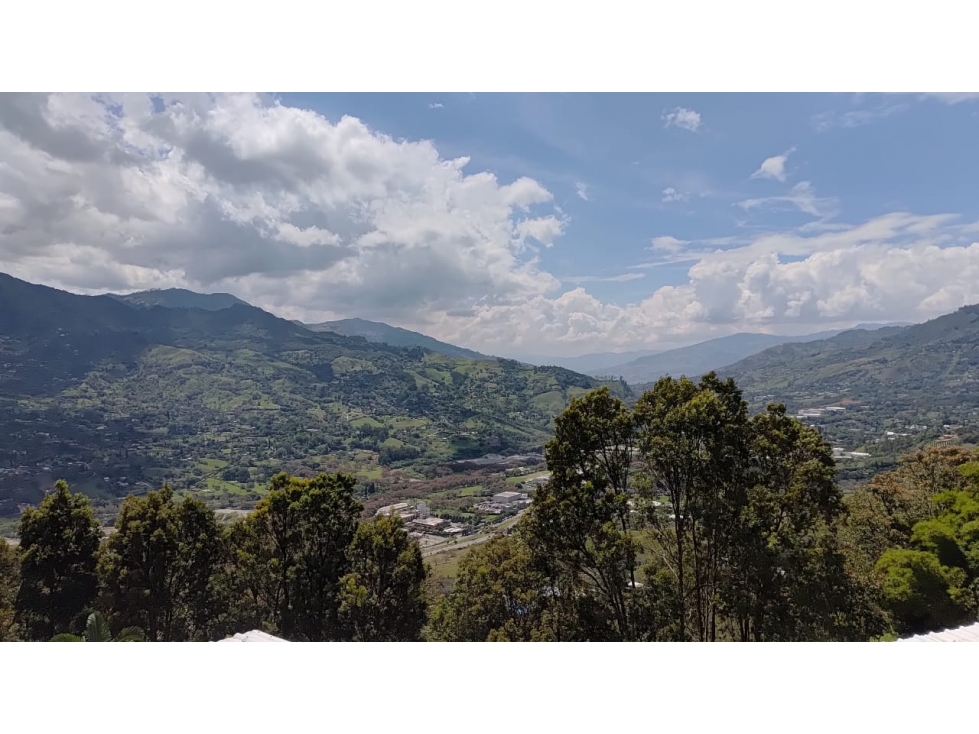 Vendo Acogedora Finca con Vista Espectacular. Girardota, Los Ochoa