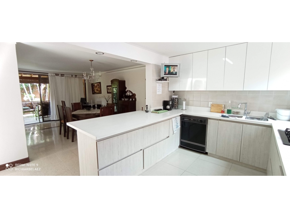 GRAN CASA EN PRIVILEGIADO SECTOR DEL POBLADO — foto 5