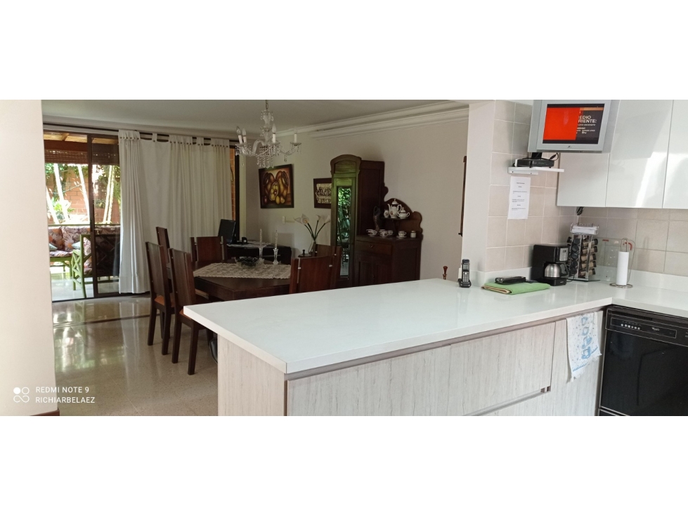 GRAN CASA EN PRIVILEGIADO SECTOR DEL POBLADO — foto 4