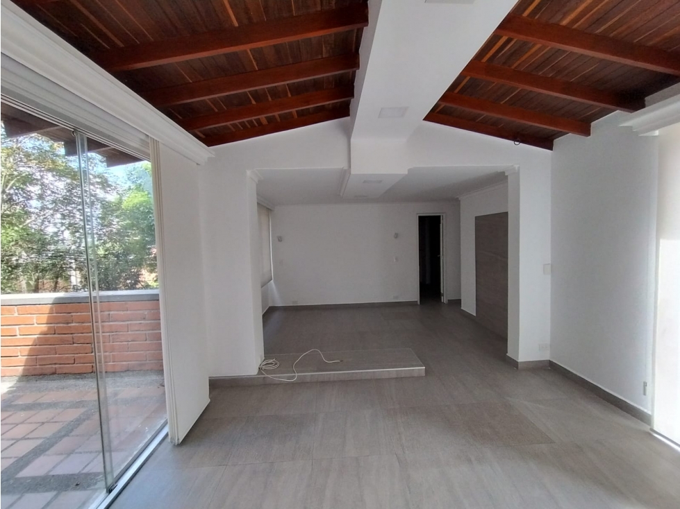 Vendo apartamento con terraza en Los Parra Parte Baja, El Poblado — foto 3