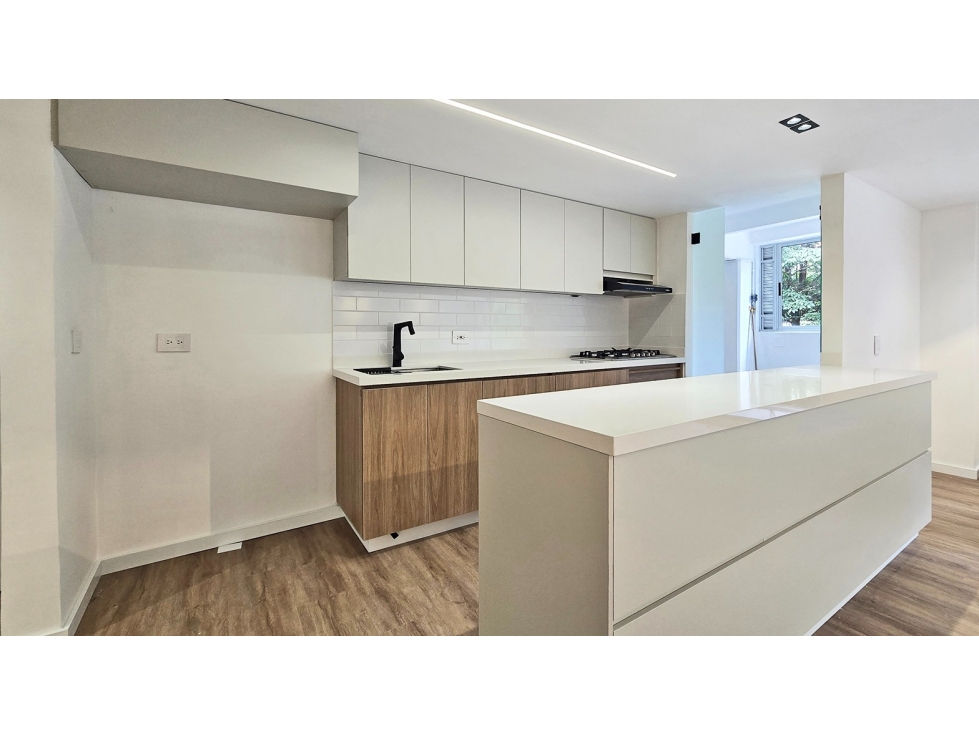 Vendo apartamento remodelado en La Visitación, El Poblado — foto 2