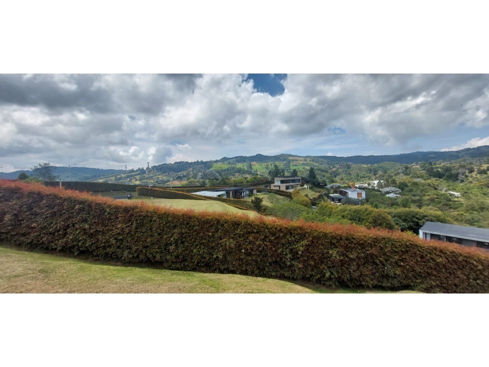 Lote con hermosa vista antes del peaje en la vía al Aeropuerto — foto 3