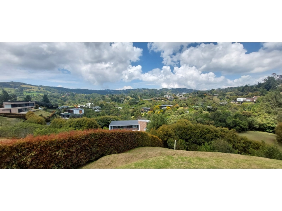 Lote con hermosa vista antes del peaje en la vía al Aeropuerto — foto 2