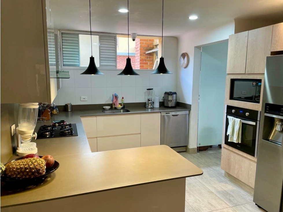 Vendo casa muy bien ubicada, Castropol, El Poblado — foto 2