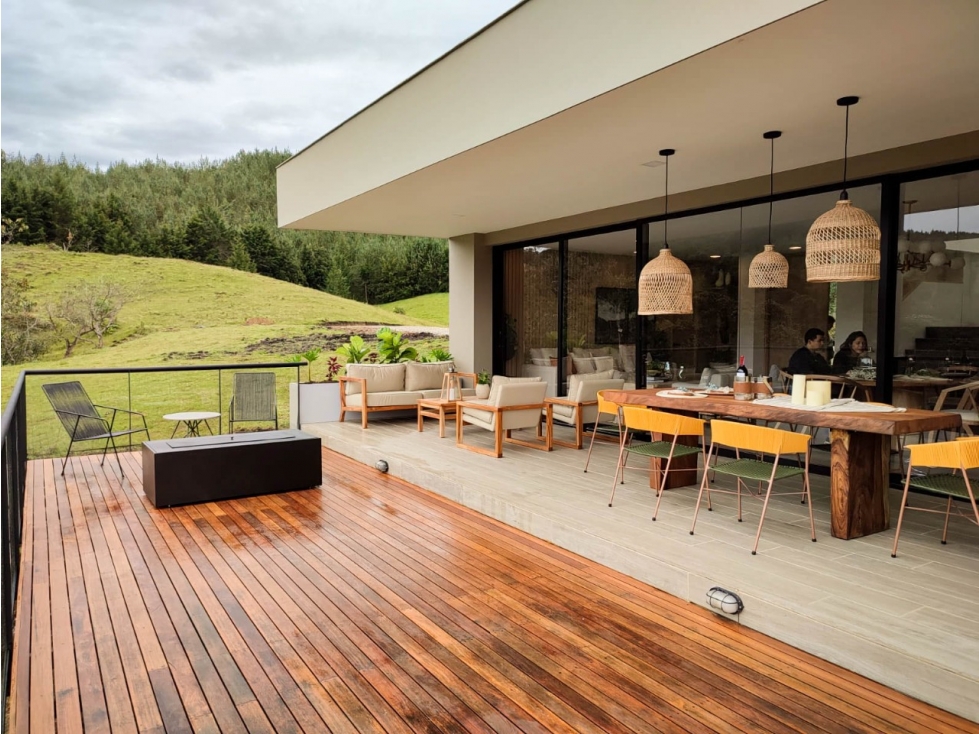 Moderna casa para estrenar. Entrega inmediata. Llanogrande-Rionegro