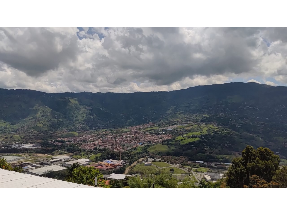 Vendo Acogedora Finca con Vista Espectacular. Girardota, Los Ochoa — foto 2
