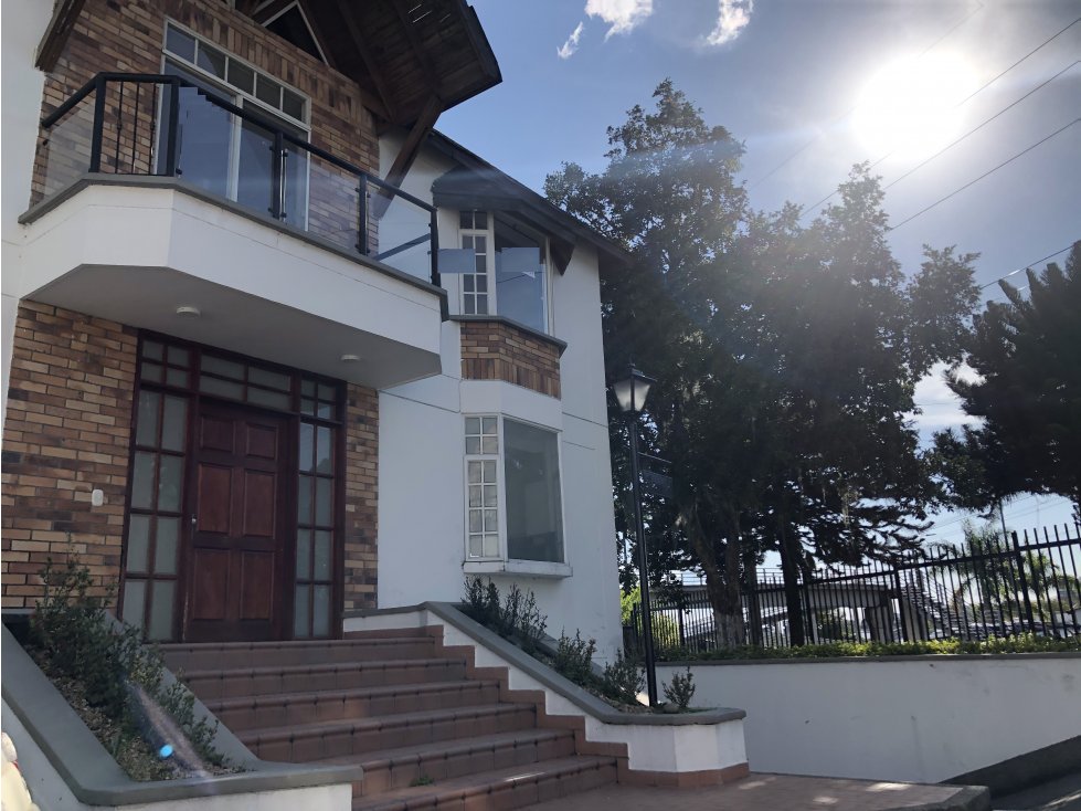 SE VENDE CASA EN CONDOMINIO EN AV CENTENARIO — foto 2