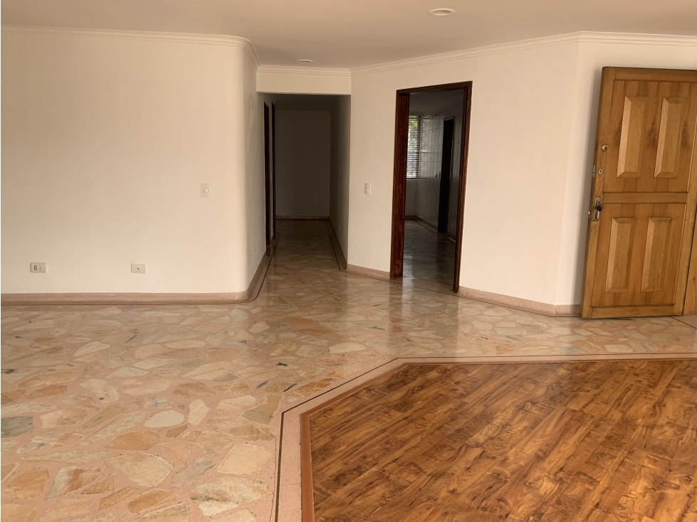 SE VENDE APARTAMENTO EN LA CASTELLANA — foto 5