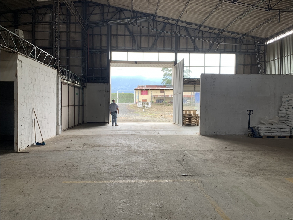 SE ARRIENDA BODEGA AL SUR DE ARMENIA - 5
