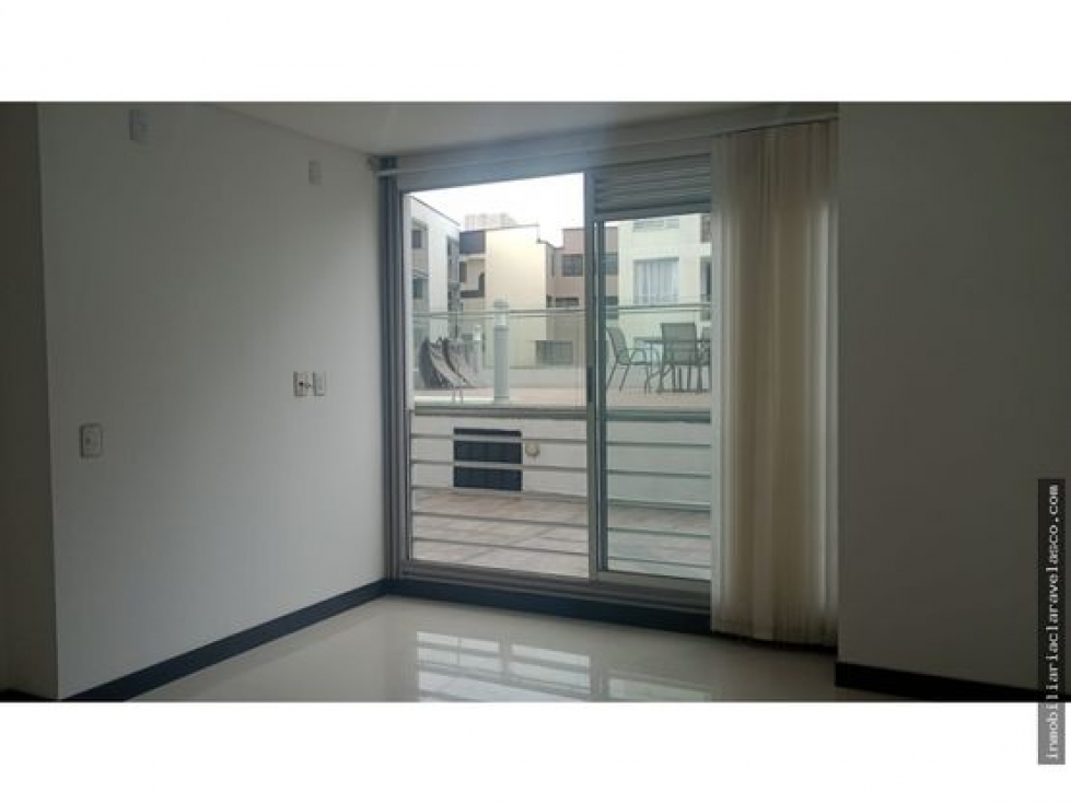 SE VENDE HERMOSO APARTAMENTO EN LA CASTELLANA — foto 3