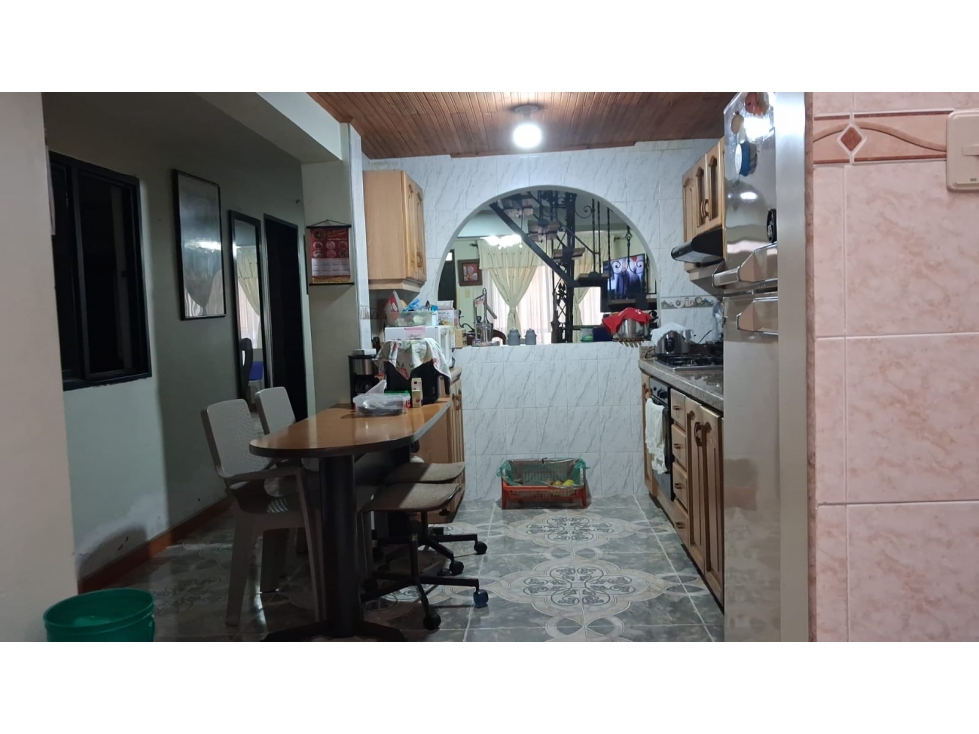 SE VENDE CASA DOBLE RENTA AL SUR DE ARMENIA — foto 3