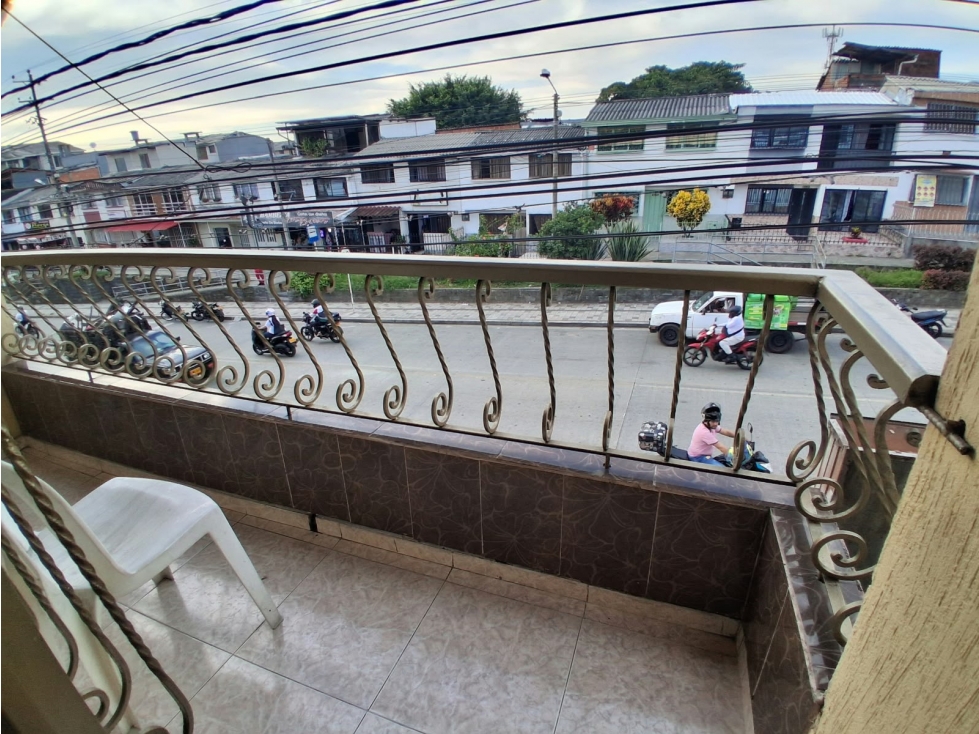 SE VENDE CASA CON LOCAL COMERCIAL AL SUR DE ARMENIA — foto 6