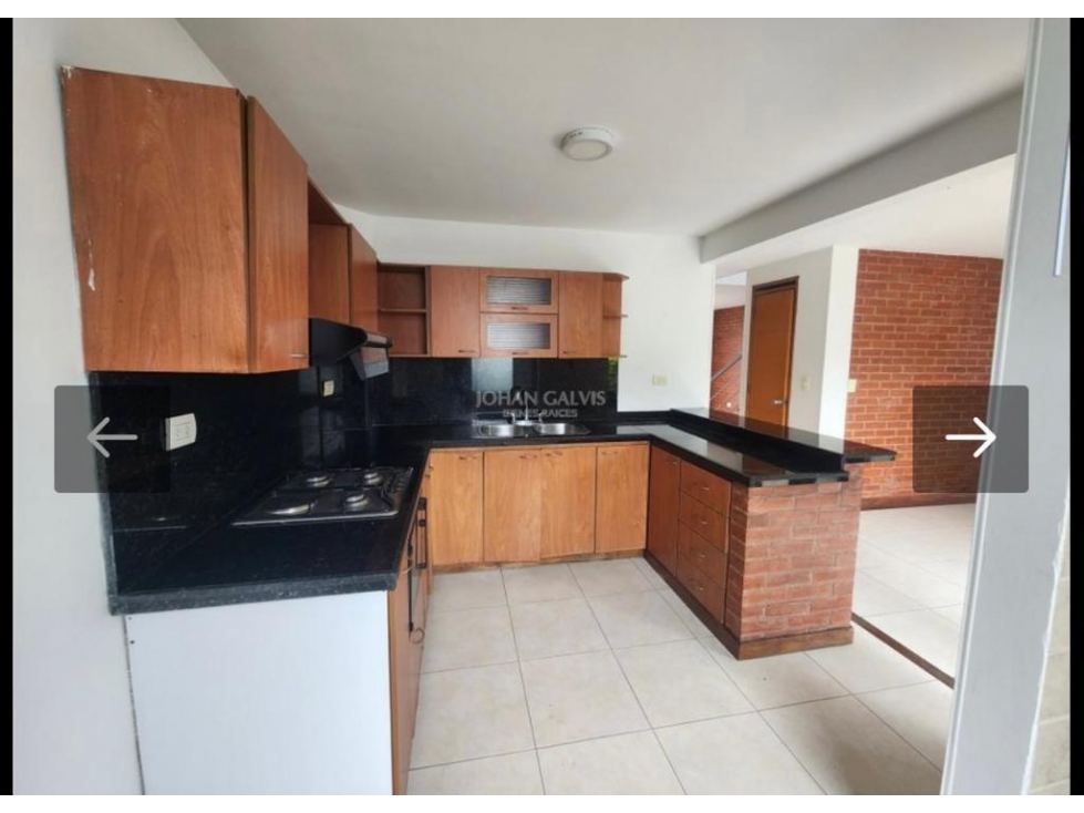 SE VENDE CASA EN LA AVENIDA 19