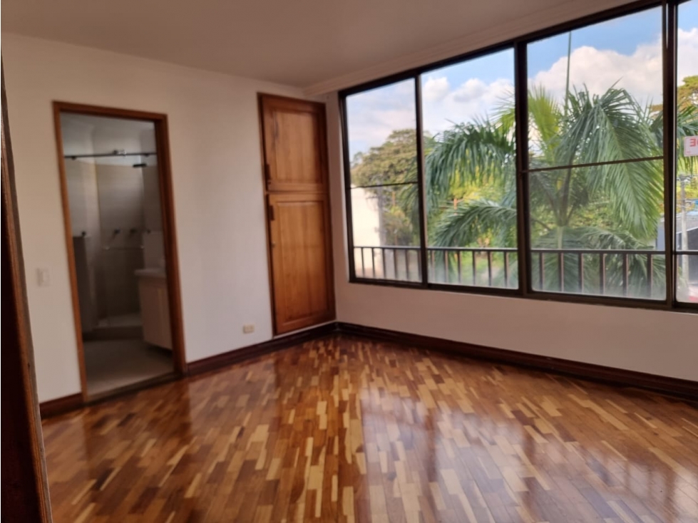 SE VENDE APARTAMENTO REMODELADO EN LA CASTELLANA — foto 5