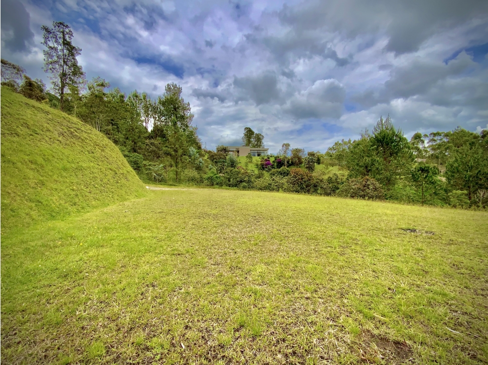 Venta hermoso Lote Lago 100% Aprovechable Vista Parcelacion El Retiro