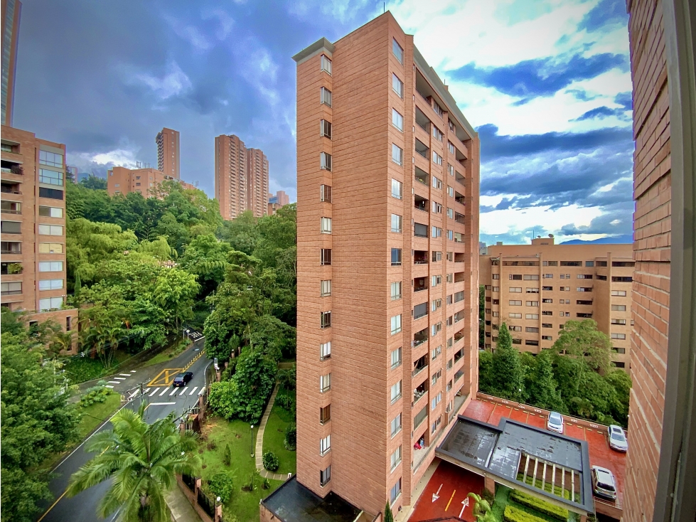 Venta Apartamento Piscina Sector El Tesoro Medellin Unidad Cerrada — foto 2