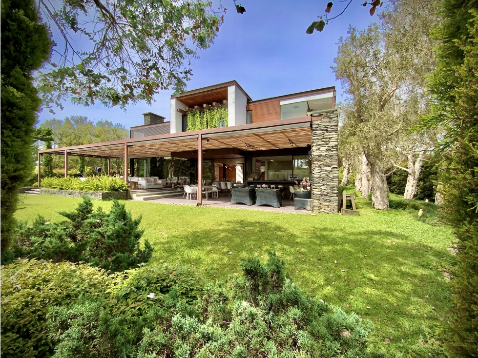 Venta Casa Campestre Parcelacion Via Llanogrande Aeropuerto (Rionegro)