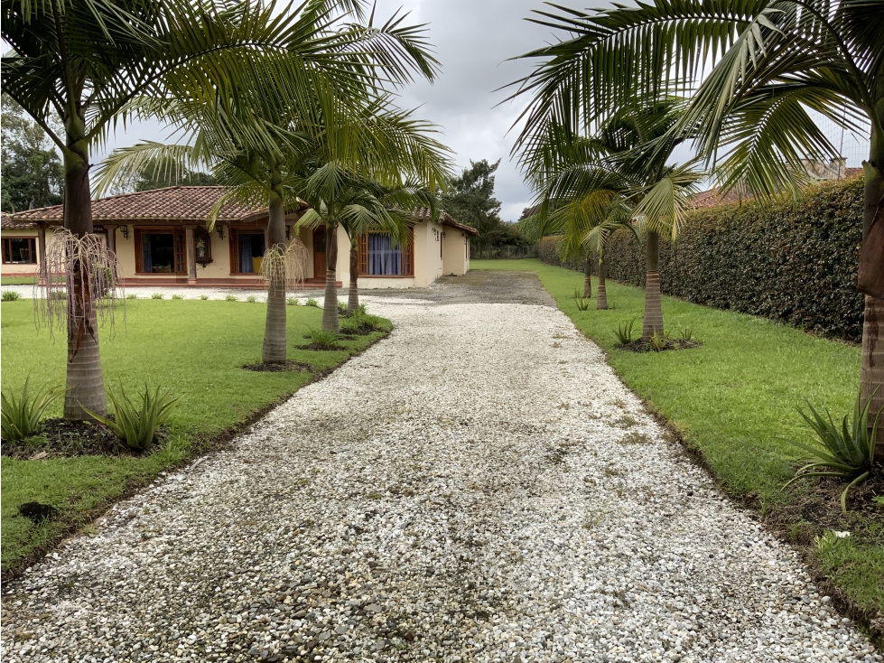 Venta Finca Uso Comercial Llanogrande - 3