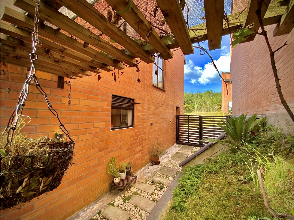 VENTA Casa Campestre NO ADOSADA Unidad Cerrada EL RETIRO — foto 2