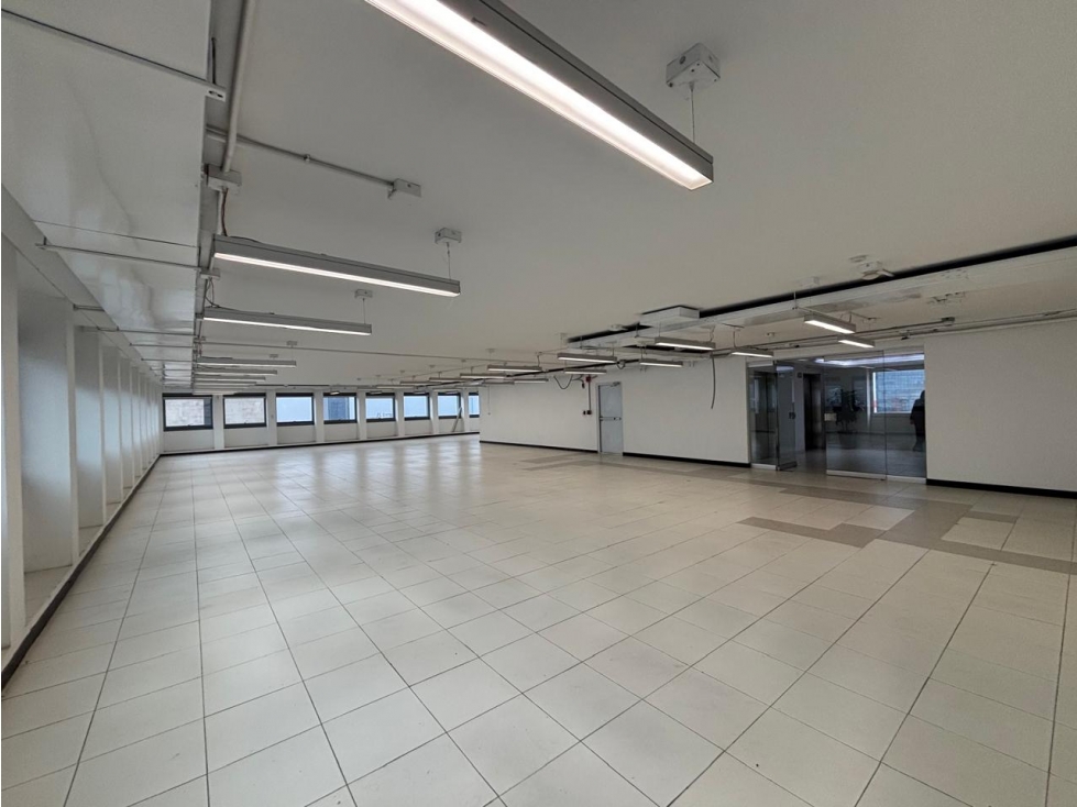 ARRIENDO OFICINA EN CENTRO INTERNACIONAL - 1