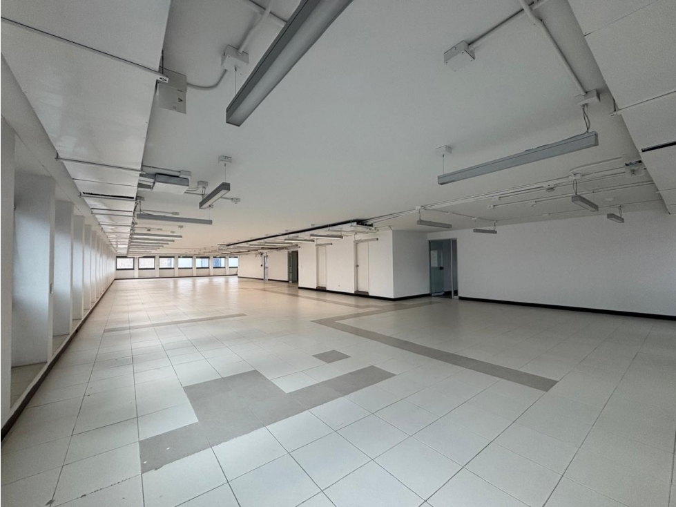 ARRIENDO OFICINA EN CENTRO INTERNACIONAL - 3
