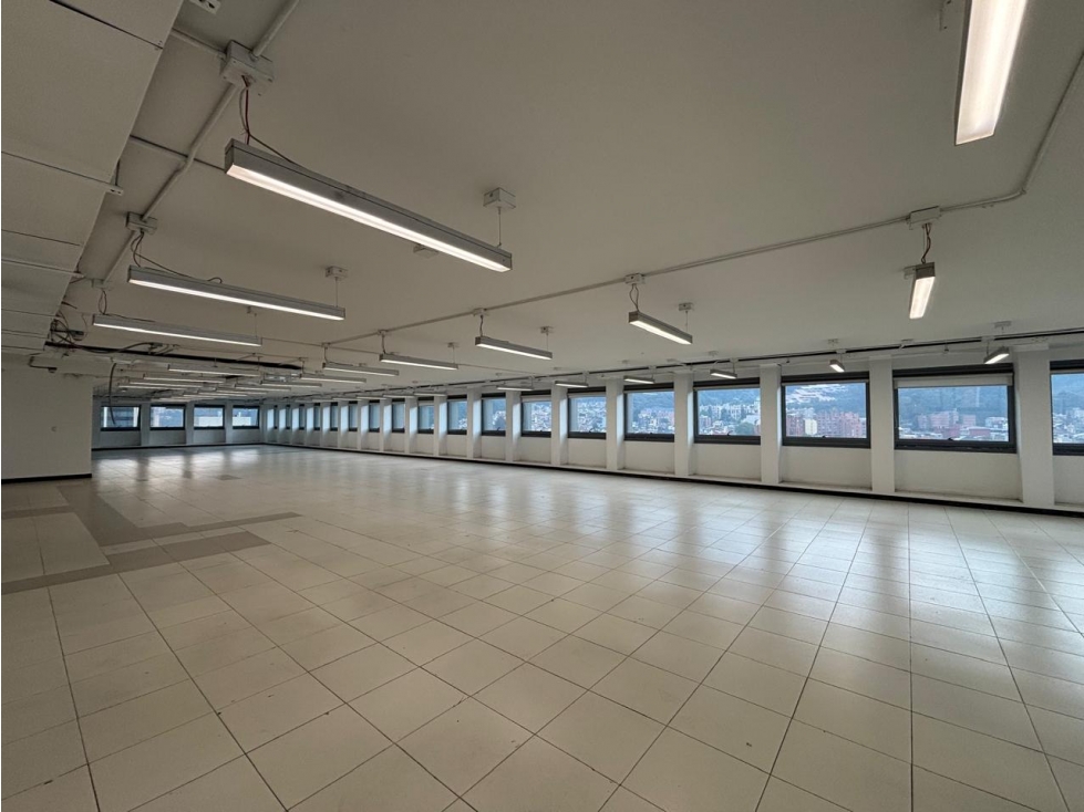 ARRIENDO OFICINA EN CENTRO INTERNACIONAL - 2