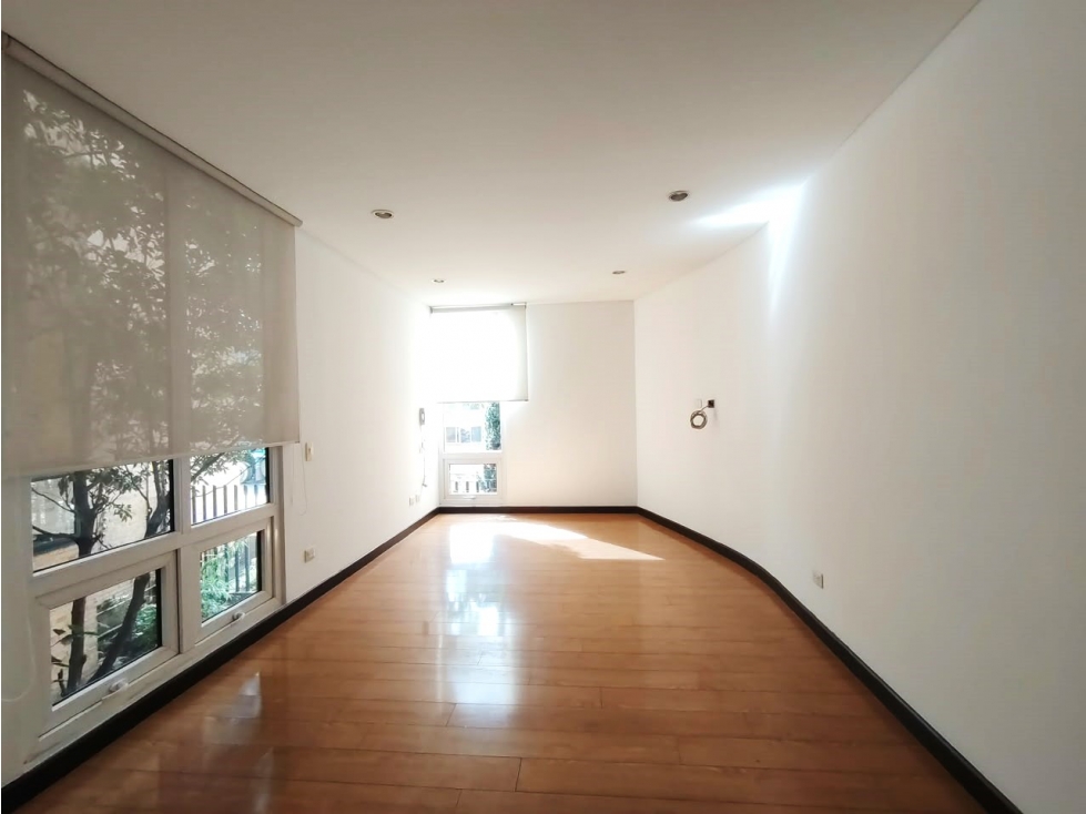 ZS-1270 APARTAESTUDIO EN ARRIENDO ALTOS DE LA CABRERA — foto 3