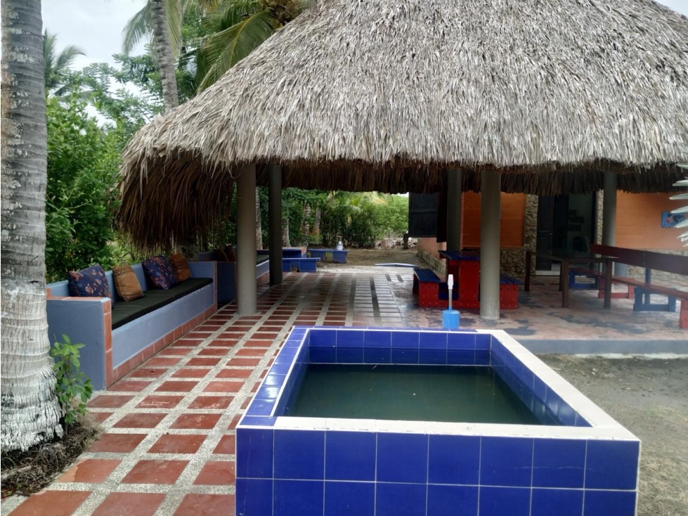 VENTA DE CABAÑA FRENTE AL MAR EN MOÑITOS - 1