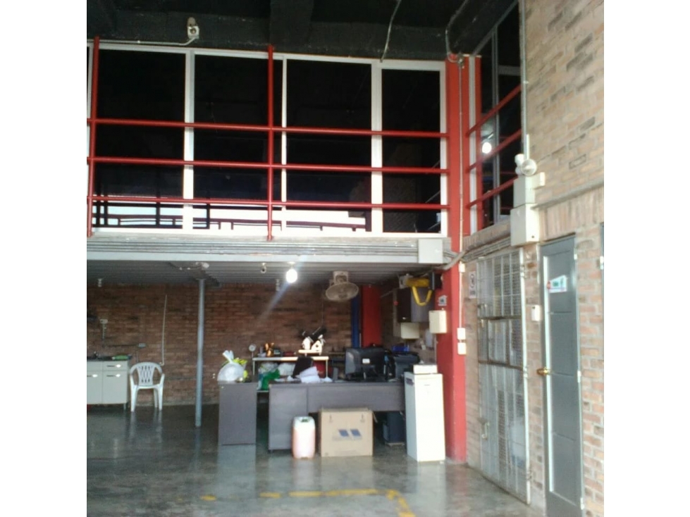 VENTA DE EDIFICIO BODEGA CERCA DEL CENTRO MONTERIA - 2