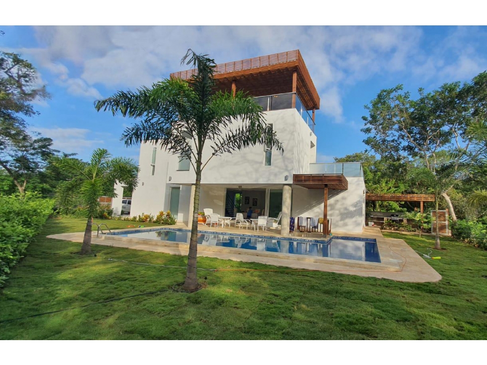 CASAS MARINAS Y LOTES EN BARU - CONDOMINIO
