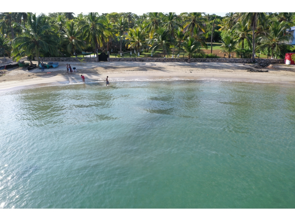 LOTE A SOLO 300 MTRS DE LA PLAYA EN PUNTA BOLIVAR - 1