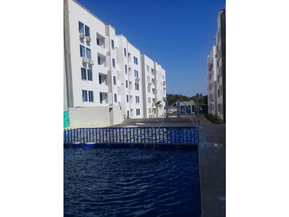 ALQUILER DE APARTAMENTO CERCA AL MAR CON PISCINA