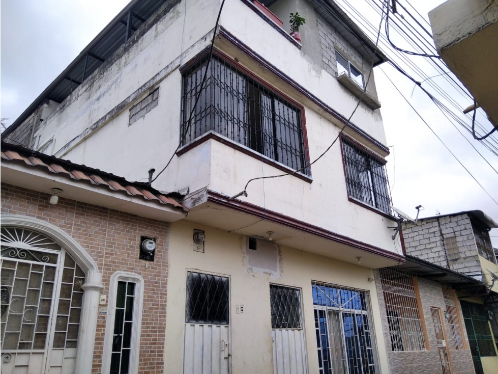 VENTA DE CASA RENTERA EN CDLA. MONTEBELLO — foto 2