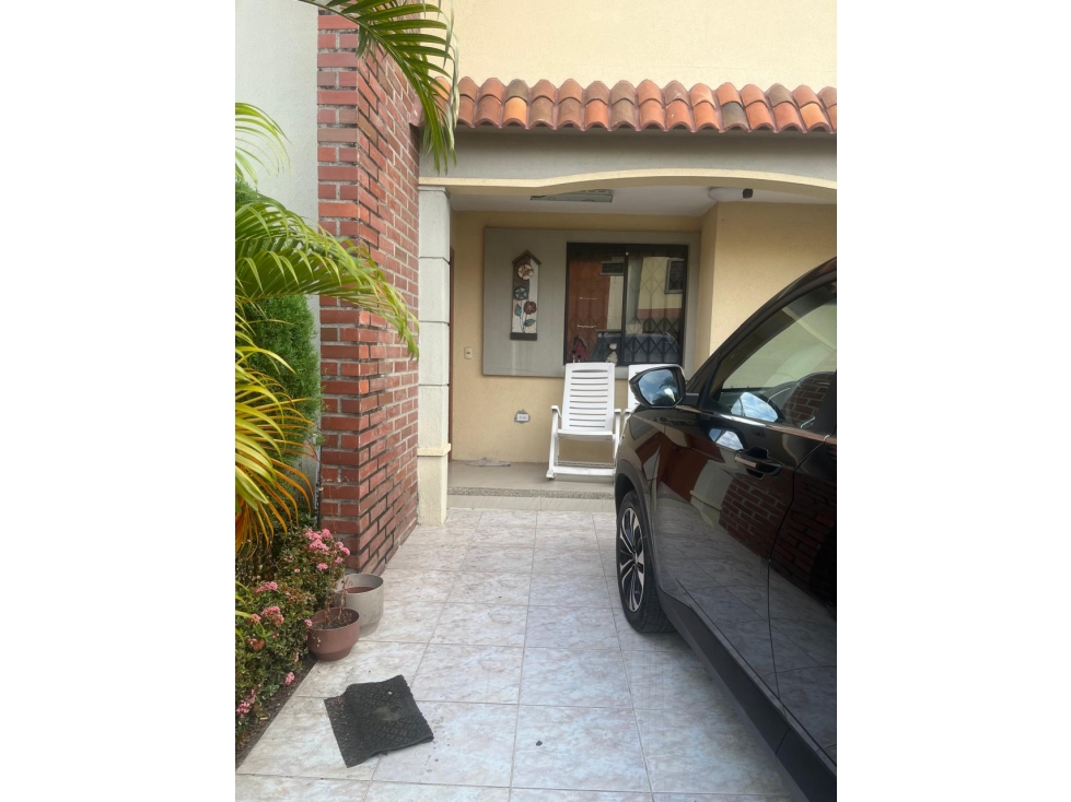 VENTA DE CASA EN URB. MILÁN, ETAPA ALTA GRACIA MODELO FIORELLA — foto 2