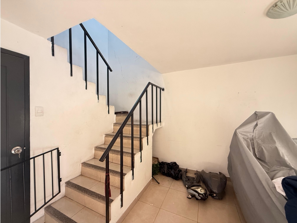 Venta de Casa con Uso de Suelo Comercial en Mucho Lote 1 Etapa 4 — foto 3