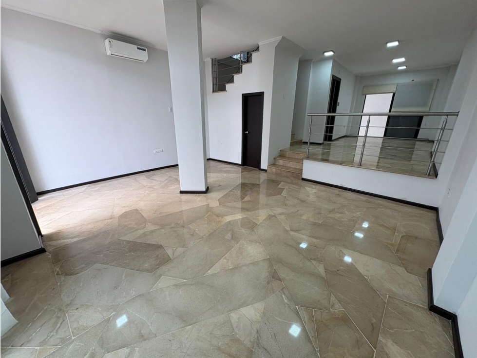 VENTA DE HERMOSA VIVIENDA EN URB. MIRADOR DEL NORTE — foto 4