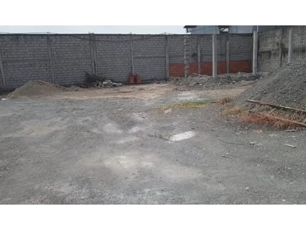 Terreno a medio construir en Zona Industrial en vía Durán-Tambo - 1