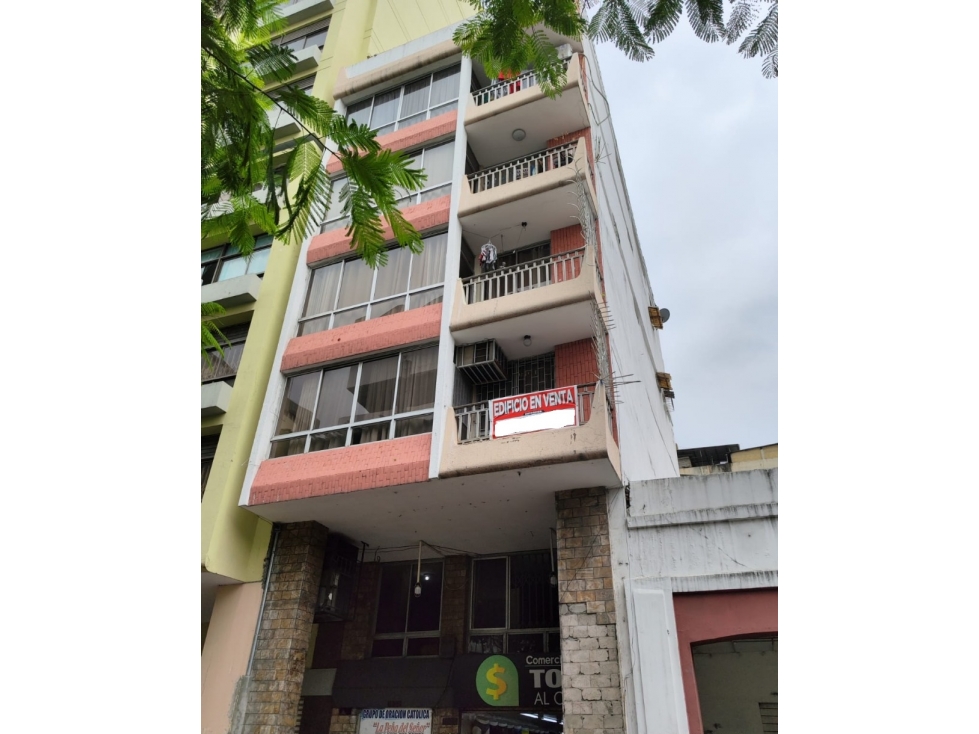 Edificio Residencial y Comercial centro de Guayaquil (BOYACA Y COLÓN)
