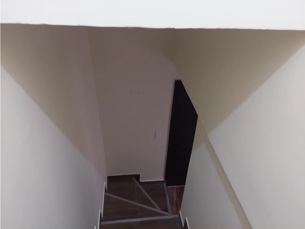 Amplia Casa en Alquiler en Quito Ciudad Bicentenario | 4 Dormitorios — foto 4
