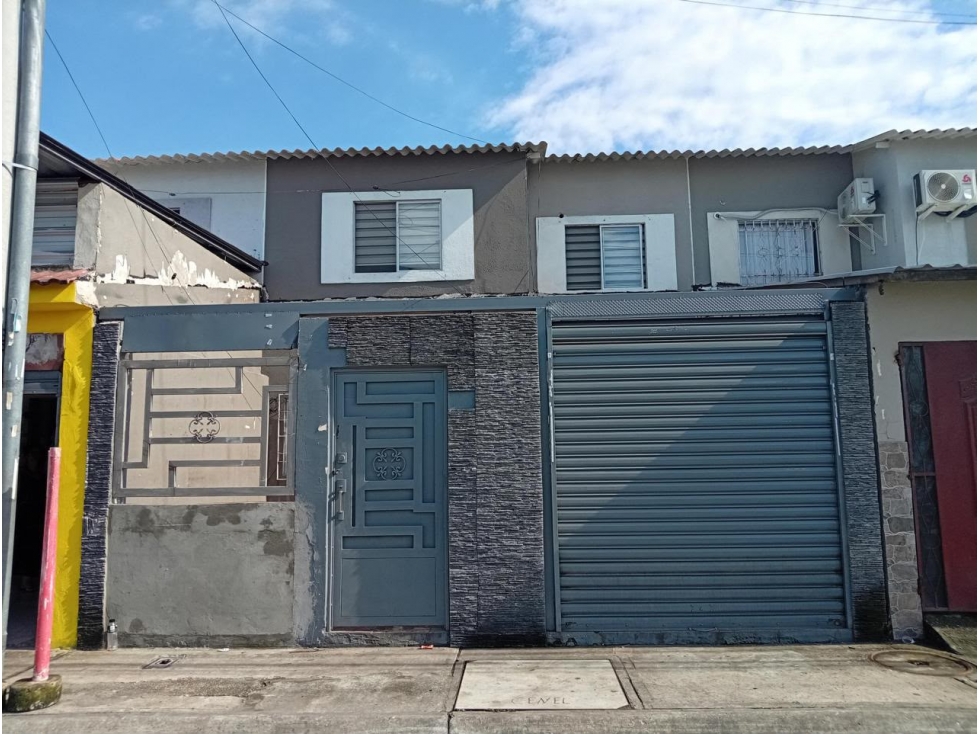 C.01 CASA EN VENTA EN URBANIZACION CIUDAD SANTIAGO COMERCIAL