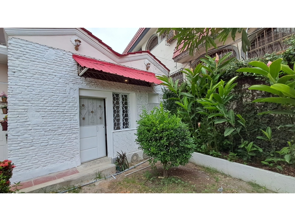 Se alquila suite en el barrio Centenario
