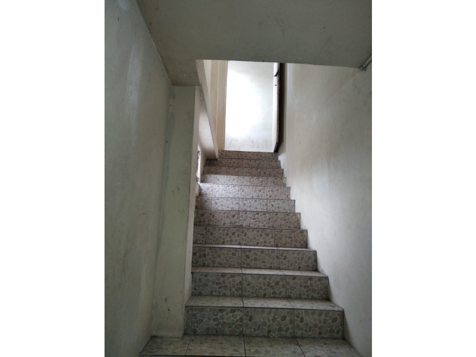 VENTA DE CASA RENTERA EN CDLA. MONTEBELLO — foto 6
