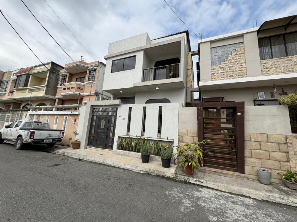 VENTA DE HERMOSA VIVIENDA EN URB. MIRADOR DEL NORTE — foto 3