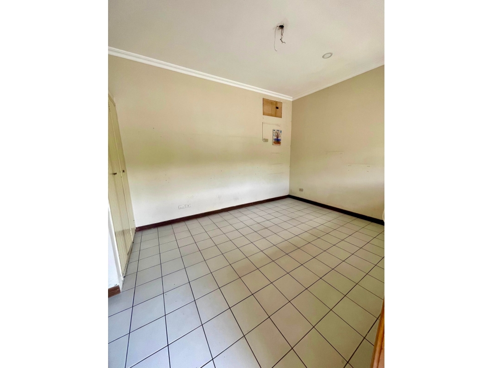 Se alquila cómodo departamento en 3er piso, Ceibos. - 3