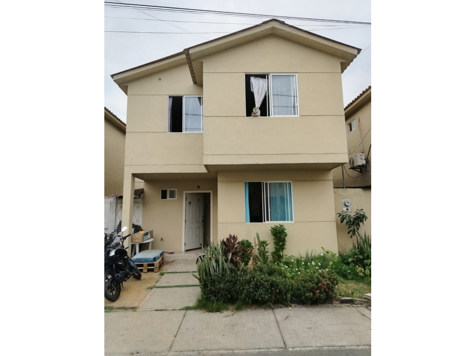 CASA EN VENTA EN VILLA BONITA ETAPA 6 (DENTRO DE URBANIZACIÓN)