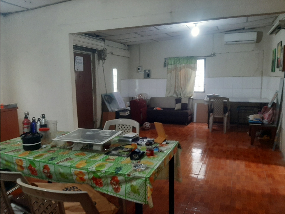 VENTA DE CASA CON 300m2 de TERRENO - 2