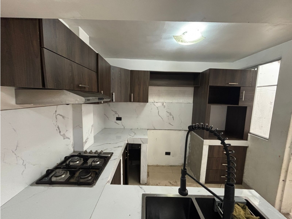 Venta de Casa con Uso de Suelo Comercial en Mucho Lote 1 Etapa 4 — foto 6
